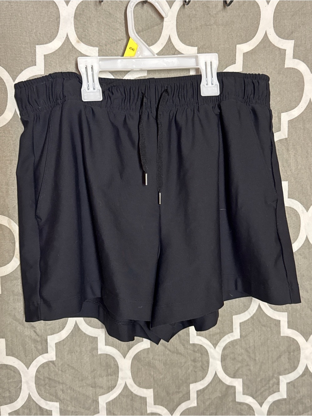 Old Navy Powersoft High-Rise Athletic Shorts (Black, Size Medium)
